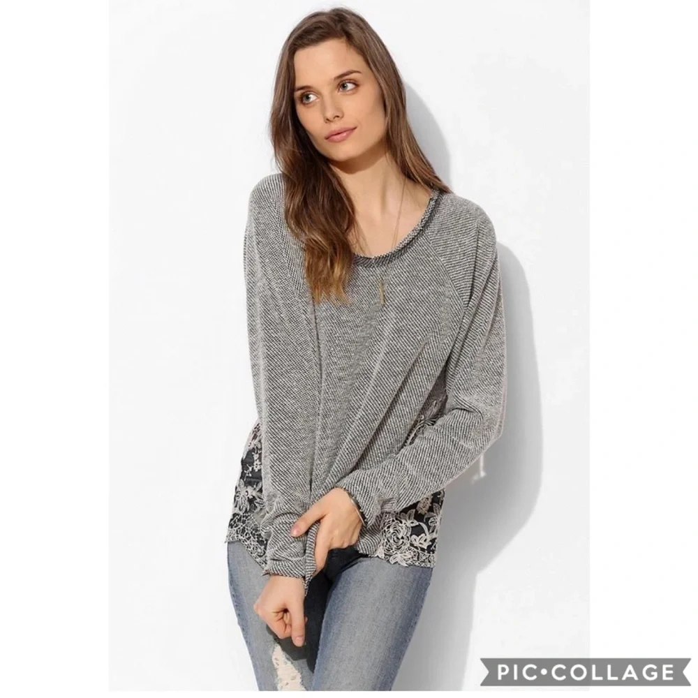 EUC Staring At Stars Distressd Lace Inset Pullover